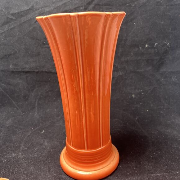 Vintage Homer Laughlin Red Fiesta Persimmons 10" Vase - Picture 3 of 9